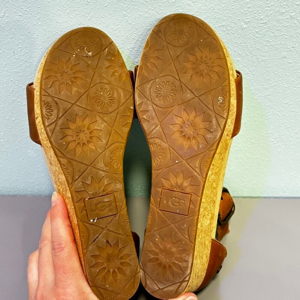 UGG Zoe II Brown Leather Cork Wedge Sandals Womens 7.5 Ankle Strap Zip Back Boho - Picture 9 of 9